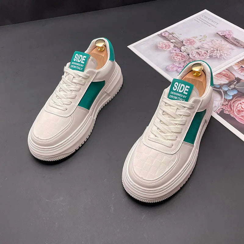 Sports and casual shoes in cloth with rubber foam soles, available in white green and white black colour options