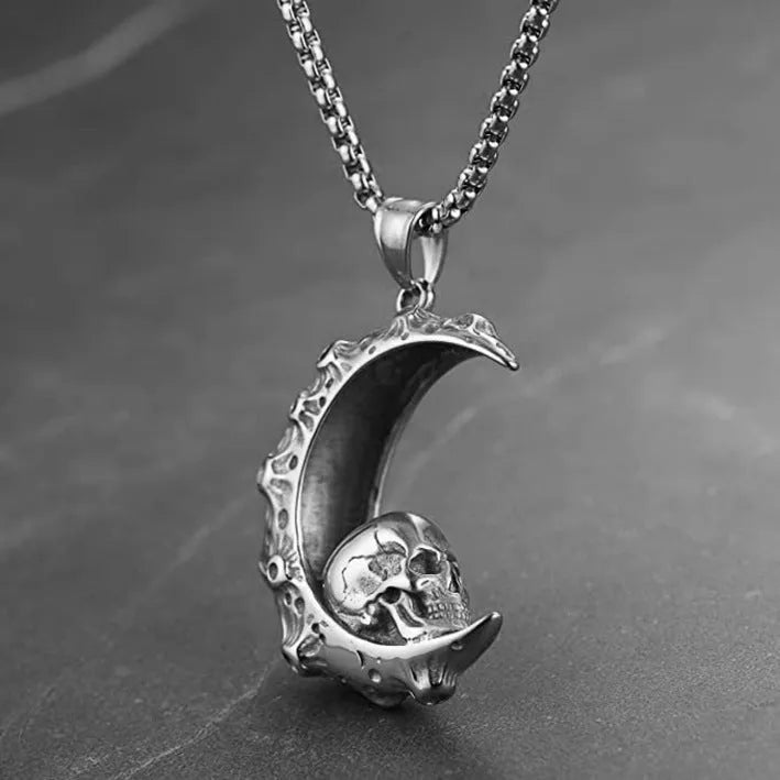 Men's silver skull necklace with alloy pendant on stainless steel chain, 32cm length