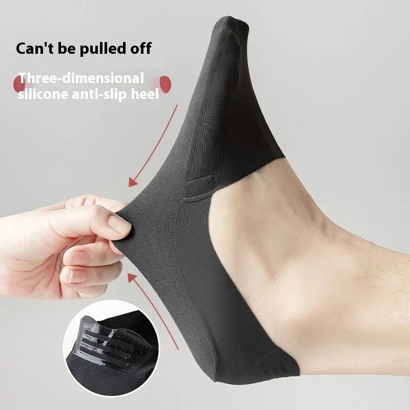 Men's invisible low cut socks in cotton ice silk blend, non-slip design, black colour