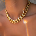 Women's gold electroplated thick chain necklace with 32cm length and alloy construction