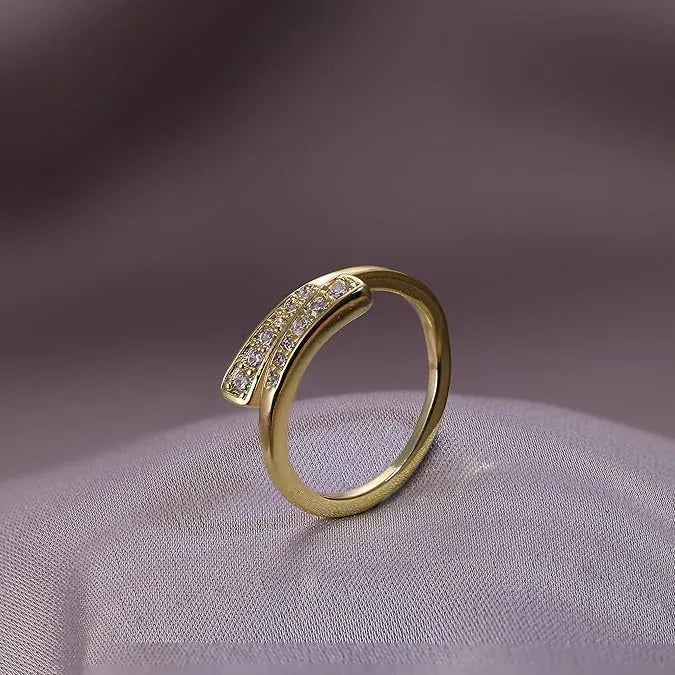 Geometric toe ring with gold plating in rhinestone or water drop design