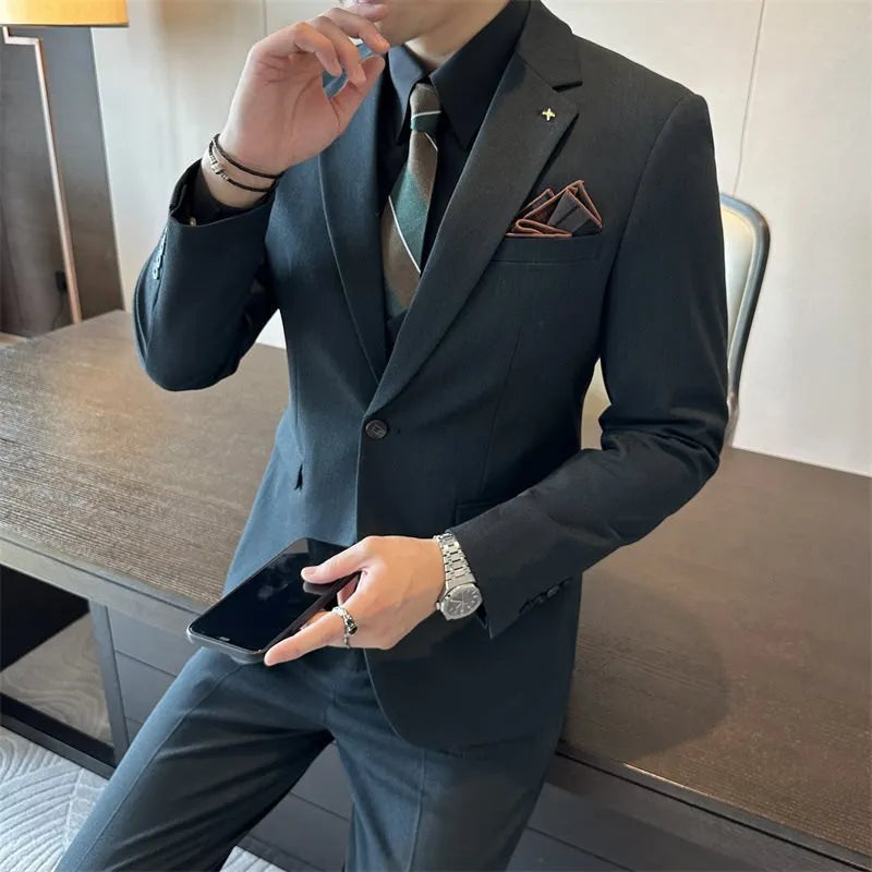 Men's slim fit business formal wear in chemical fibre blend fabric available in dark green, brown and camel colours