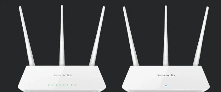 White US-style dual-band wireless router for 2.4GHz and 5GHz broadband networks.