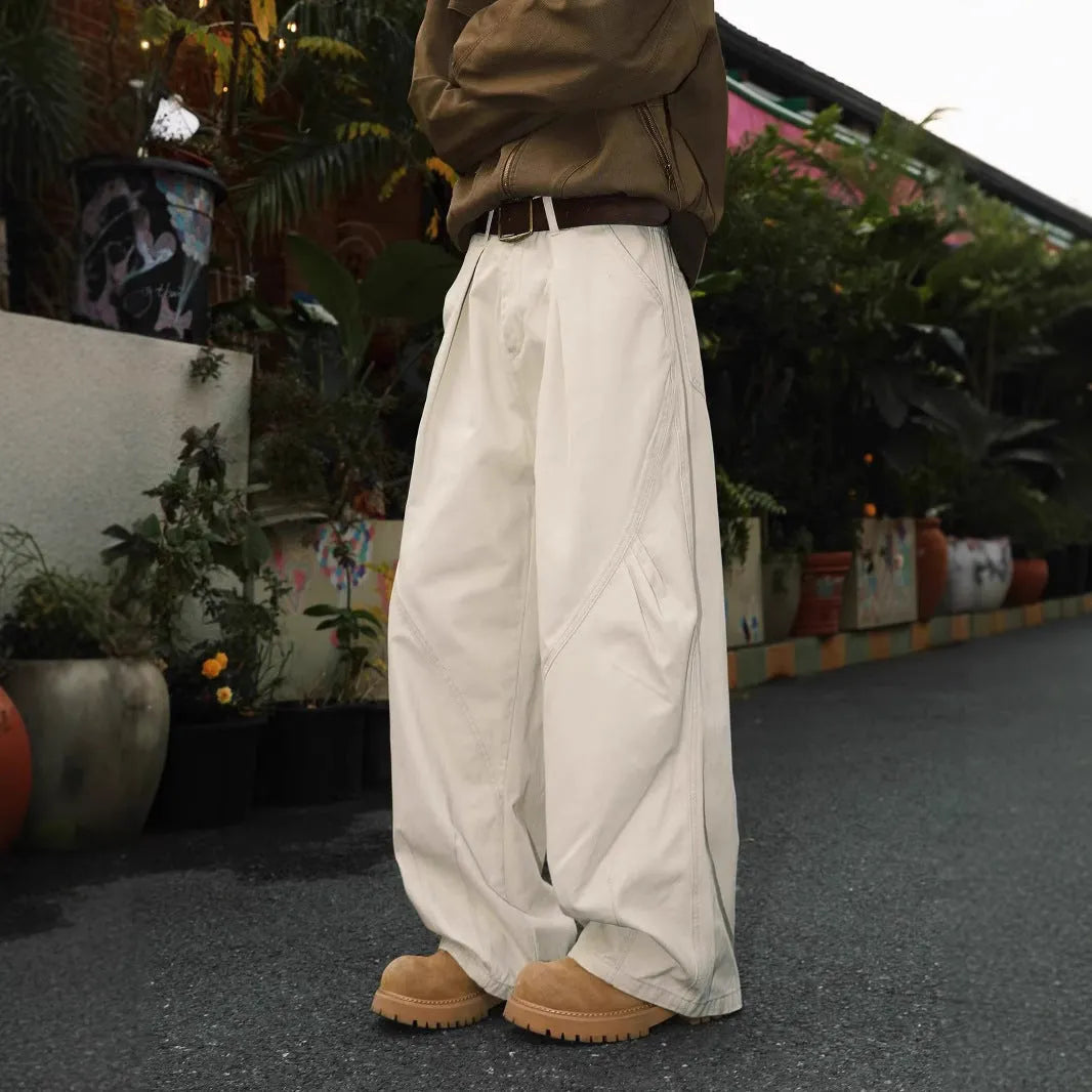 Men's straight-leg trousers with pleated front and elastic waistband in stripe pattern
