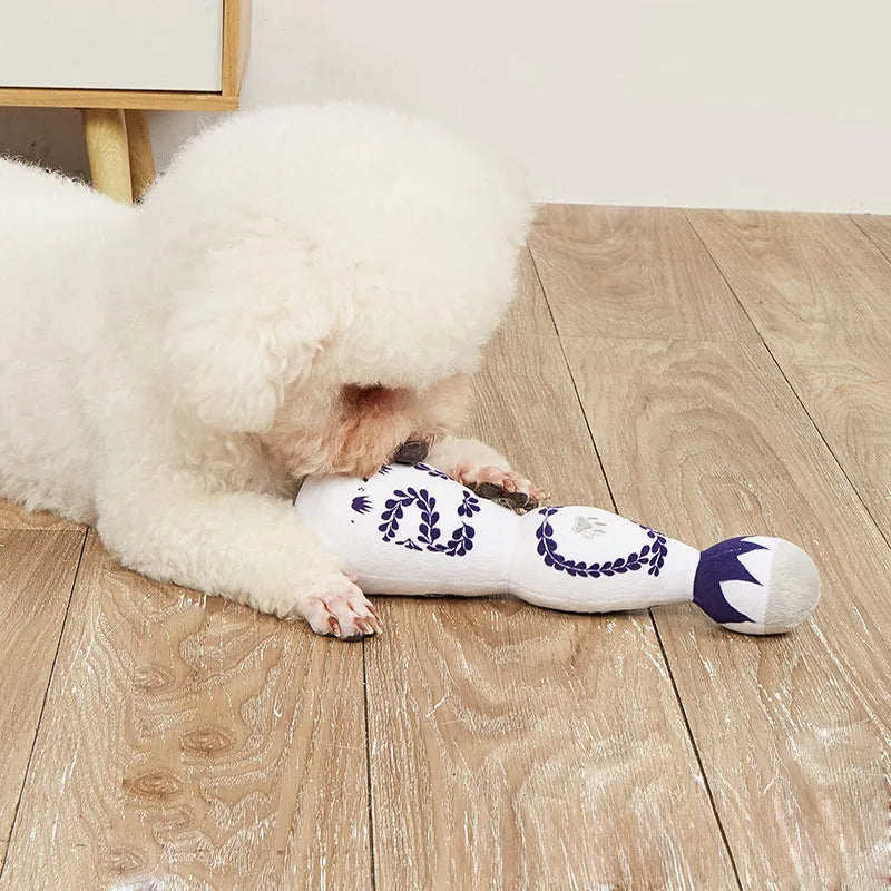 Funny plush dog toy shaped like a tequila bottle with squeaker, 26x9x9 cm, for all dog sizes