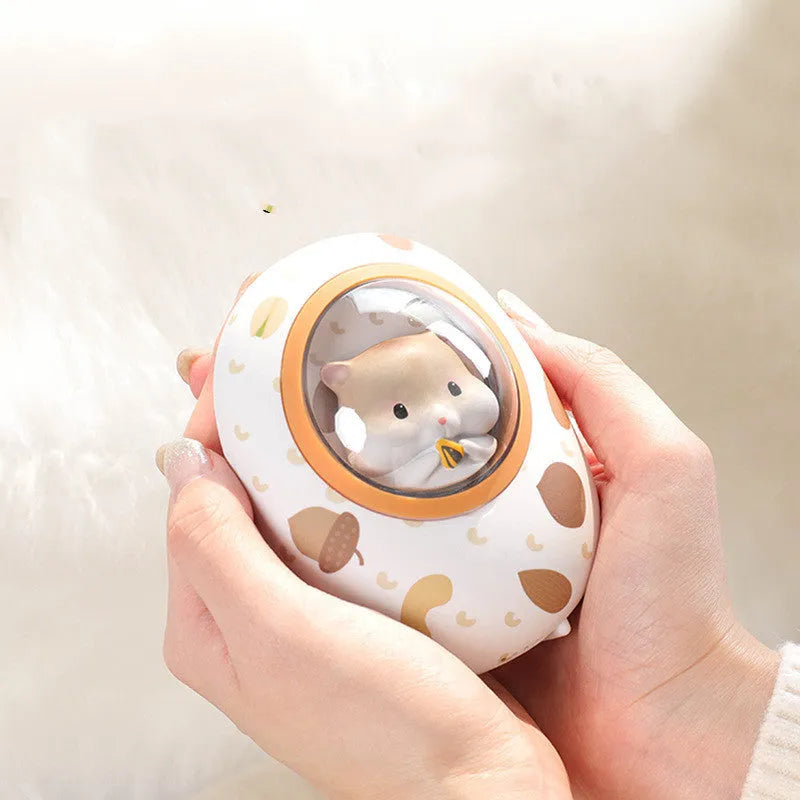 White Hamster 5000mAh hand warmer power bank with four heating levels and USB output