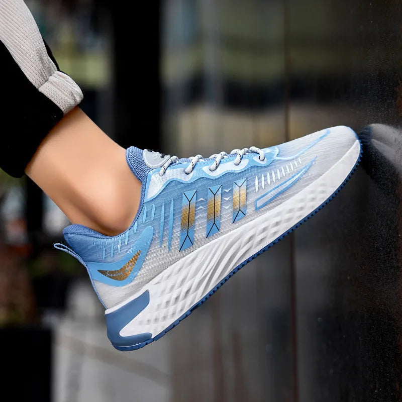 Fly-woven mesh thick-soled sports sneakers in blue and green – breathable lace-up men's walking running shoes