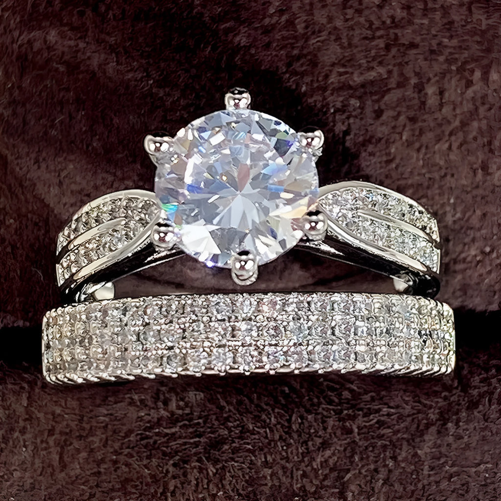 White gold-coloured geometric wedding ring bracelet showing round design elements