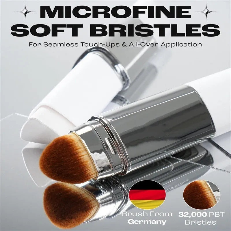 Blanc removable-head foundation brush with synthetic bristles for cream and liquid makeup application.