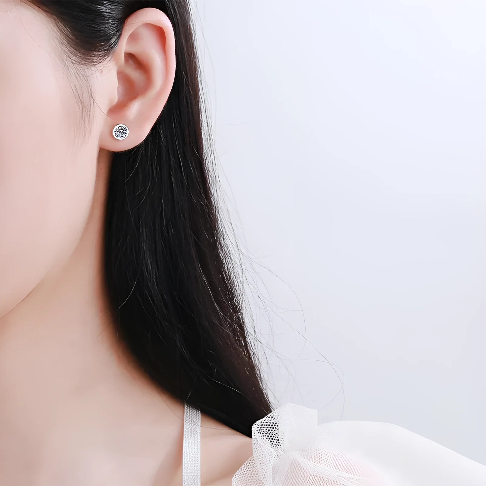 A pair of geometric 925 silver earrings plated with Pt950 gold, featuring a choice of moissanite or zircon gemstones.