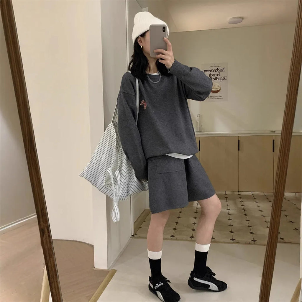 Casual knitted sweater shorts suit with animal embroidery pattern in milk blue colour