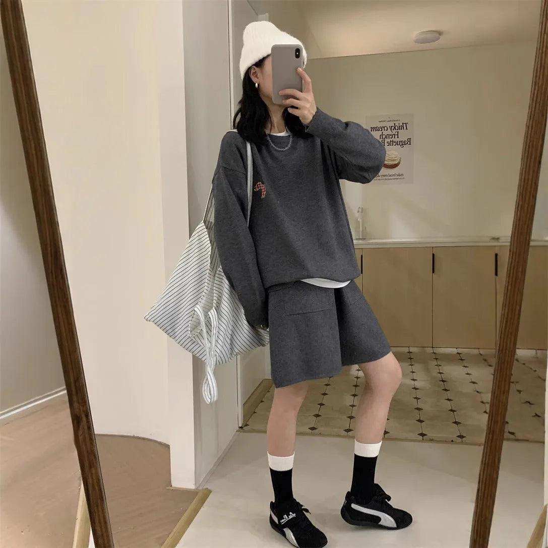 Casual knitted sweater shorts suit with animal embroidery pattern in milk blue colour