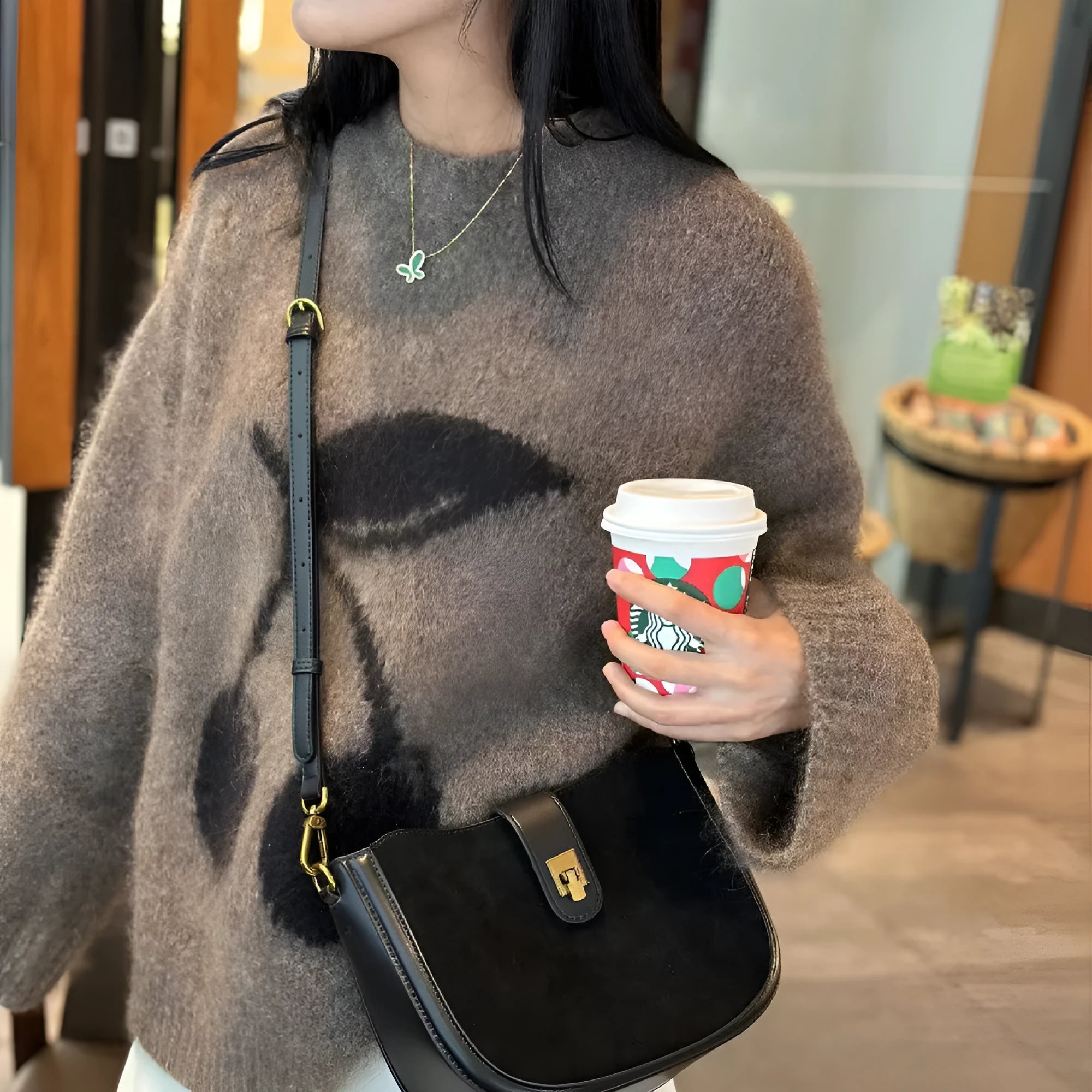 Women's genuine leather crossbody bag in caramel colour, soft cowhide with outer sandwich pocket, 24x9x19cm