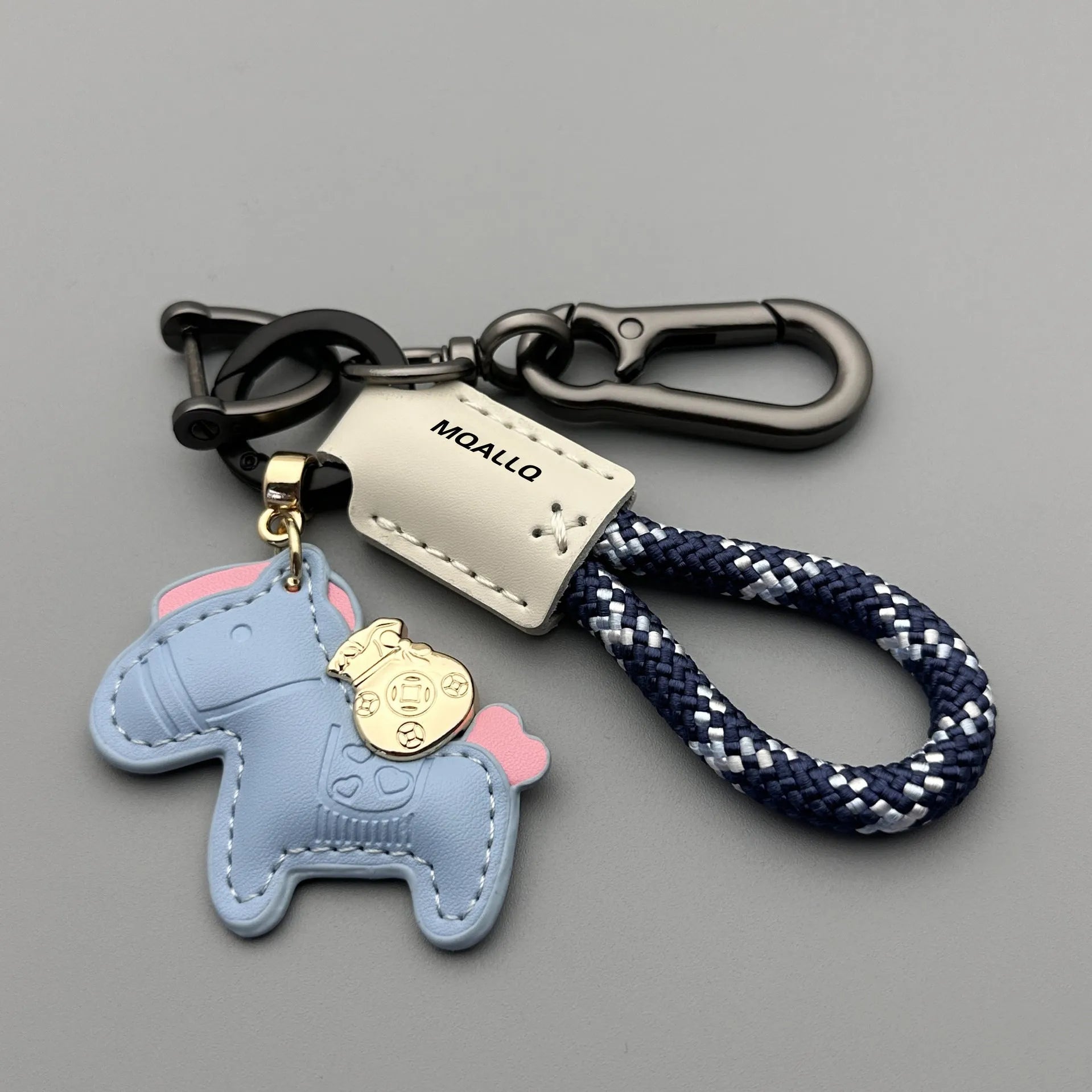 Handmade cowhide leather car keychain pendant with zinc alloy pony buckle charm