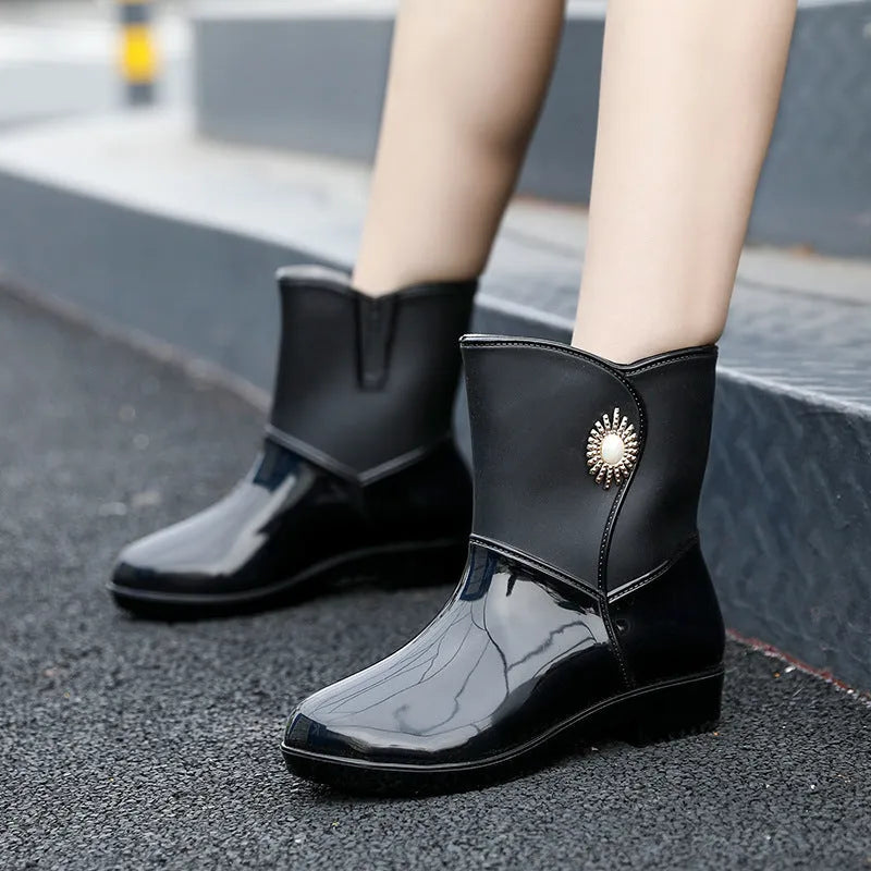 Women's middle tube rain boots with non-slip sole, thickened lining, available in beige black purple sizes 36-40