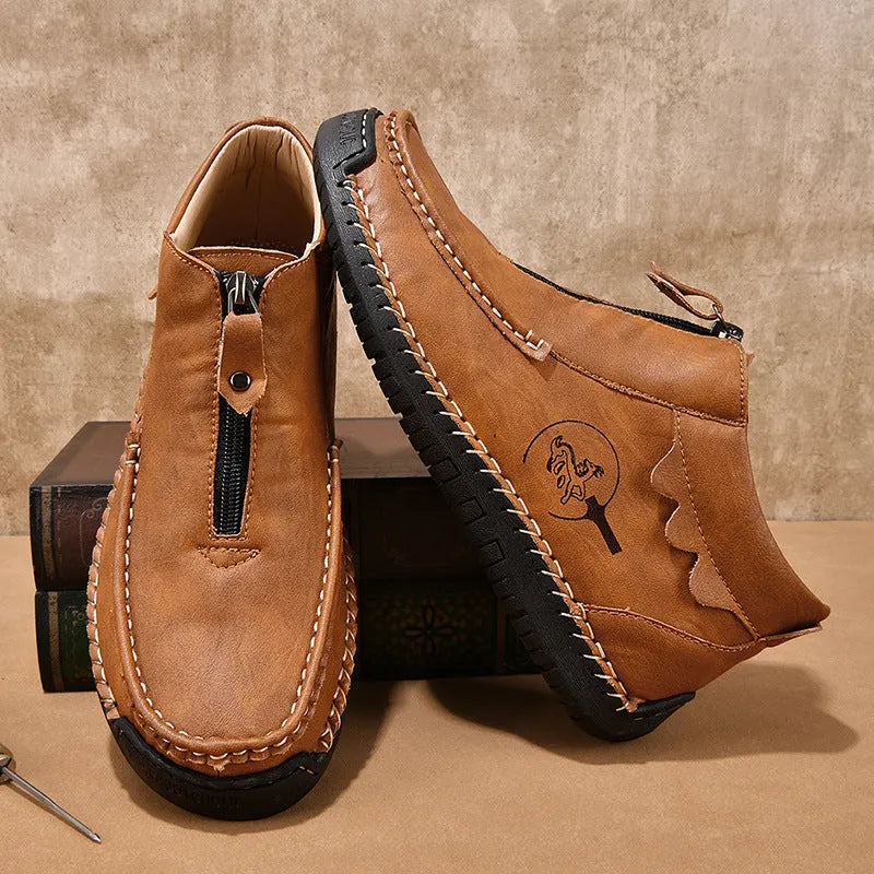 Men's low-top slip-on loafers in black brown or grey with round toe and rubber sole