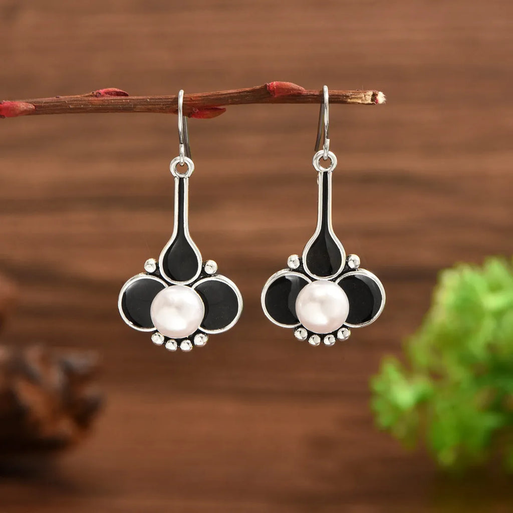 Retro fashion creative women's earrings with electroplated silver finish on alloy construction