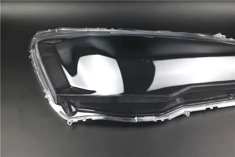 Transparent plastic headlight housing cover 50x30x20mm for car main driving or co-pilot lampshade replacement