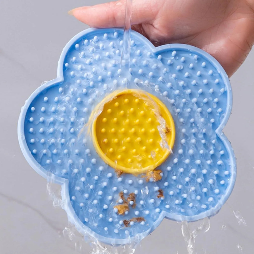 Flower-shaped silicone lick pad with suction cup for cats and dogs, available in five colours