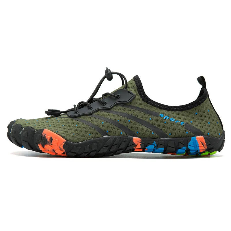 Fast drainage beach swimming couple outdoor fitness shoes in black with mesh upper and rubber sole
