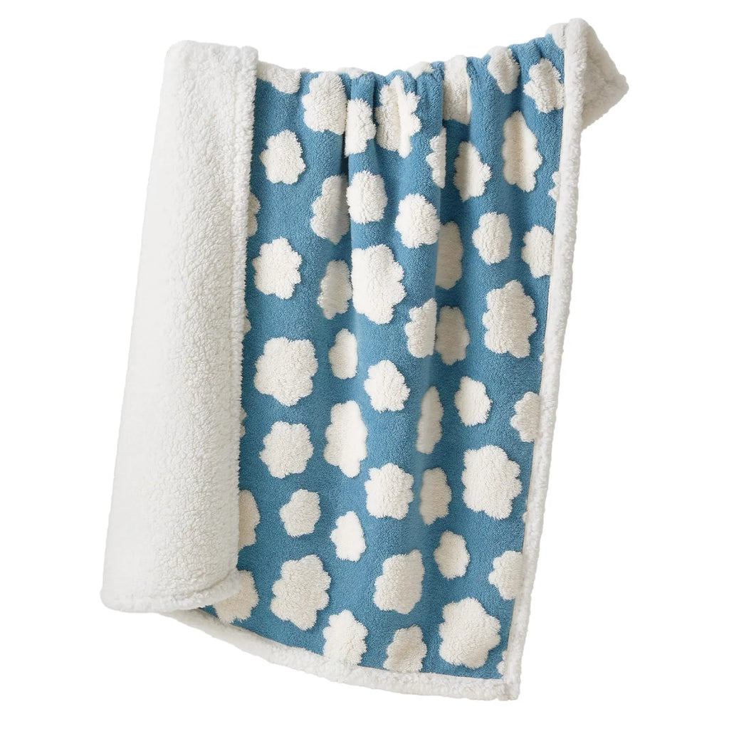 Thickened Shu cotton pet waterproof blanket with blue sky and white clouds pattern for dog couch protection