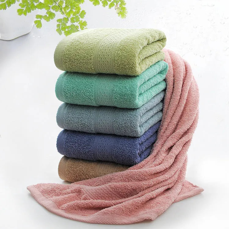 Thickened cotton blend bath towel in Apple green, suitable for beach and bathroom use