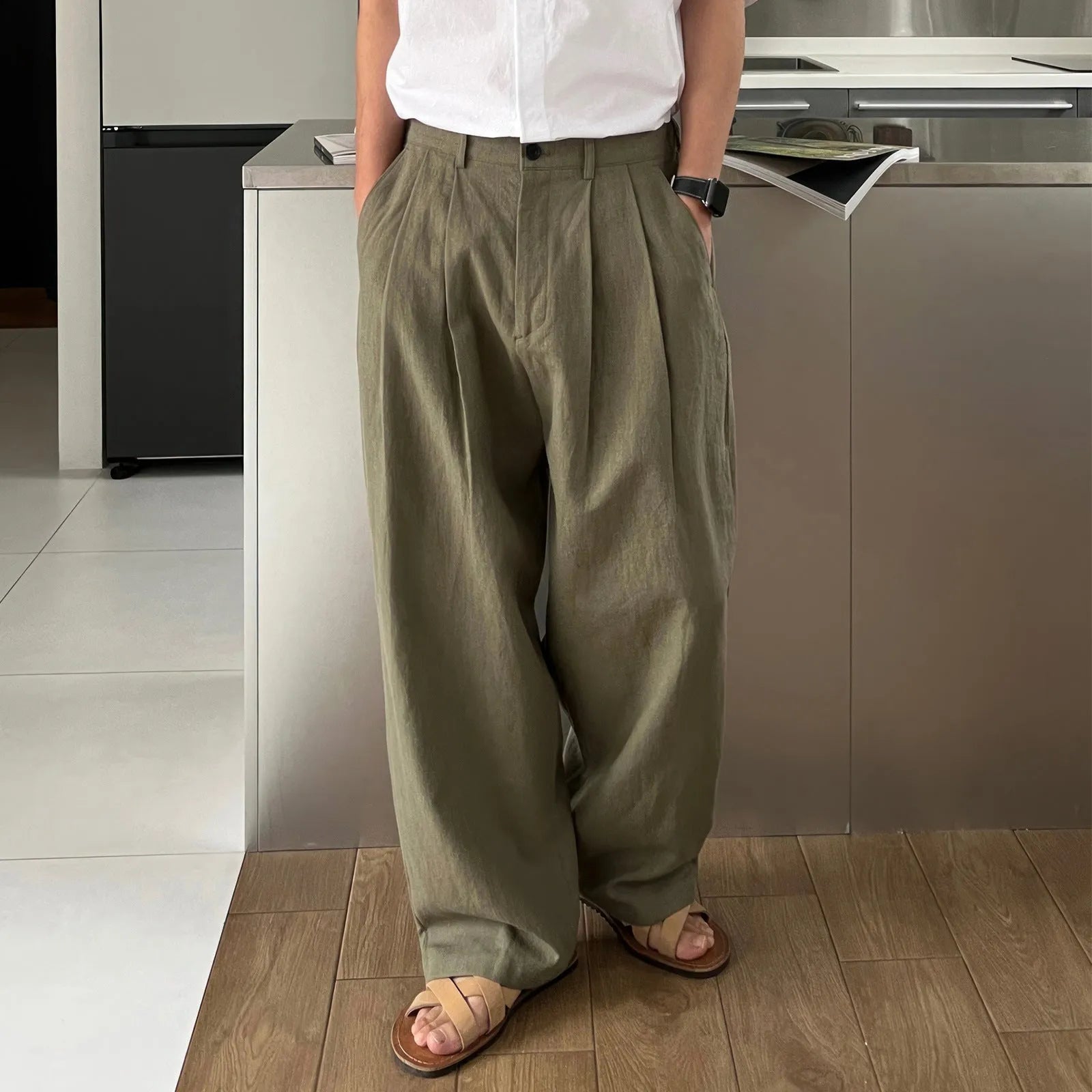 Men's Japanese-style army green drawstring leisure trousers with elasticated waist and loose fit