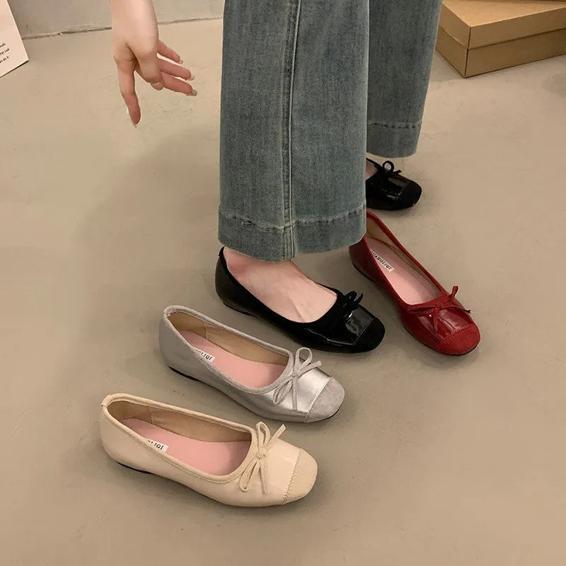 Bow detail square toe Mary Jane flats in wine red, flat mid heel 3-5cm, PU upper, rubber sole