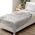 Blue cooling blanket with Japanese Q-Max 0.4 fibres, double-face construction, summer throw
