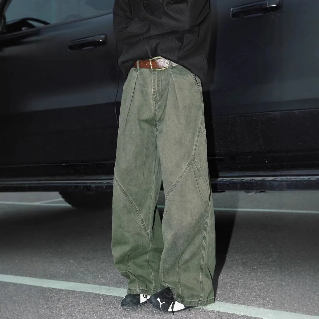 Men's straight-leg trousers with pleated front and elastic waistband in stripe pattern