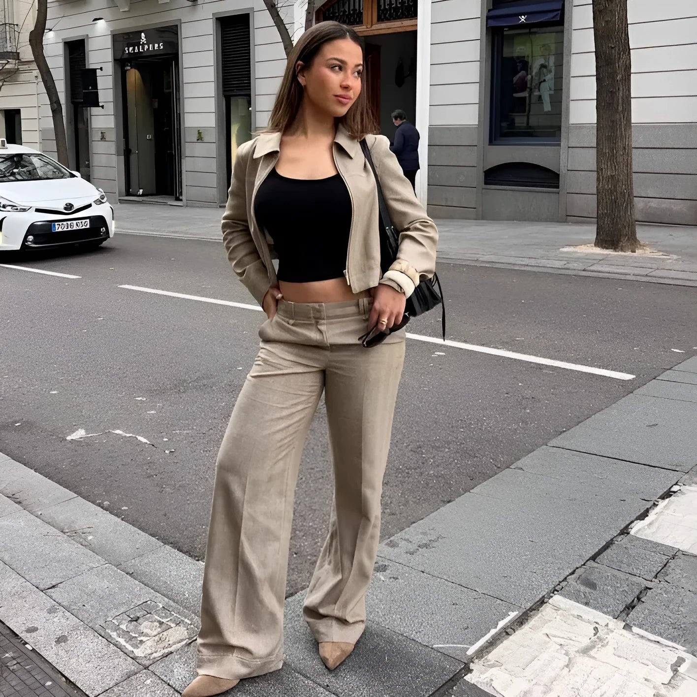 Women's herringbone pattern suit set with jacket and straight-leg trousers