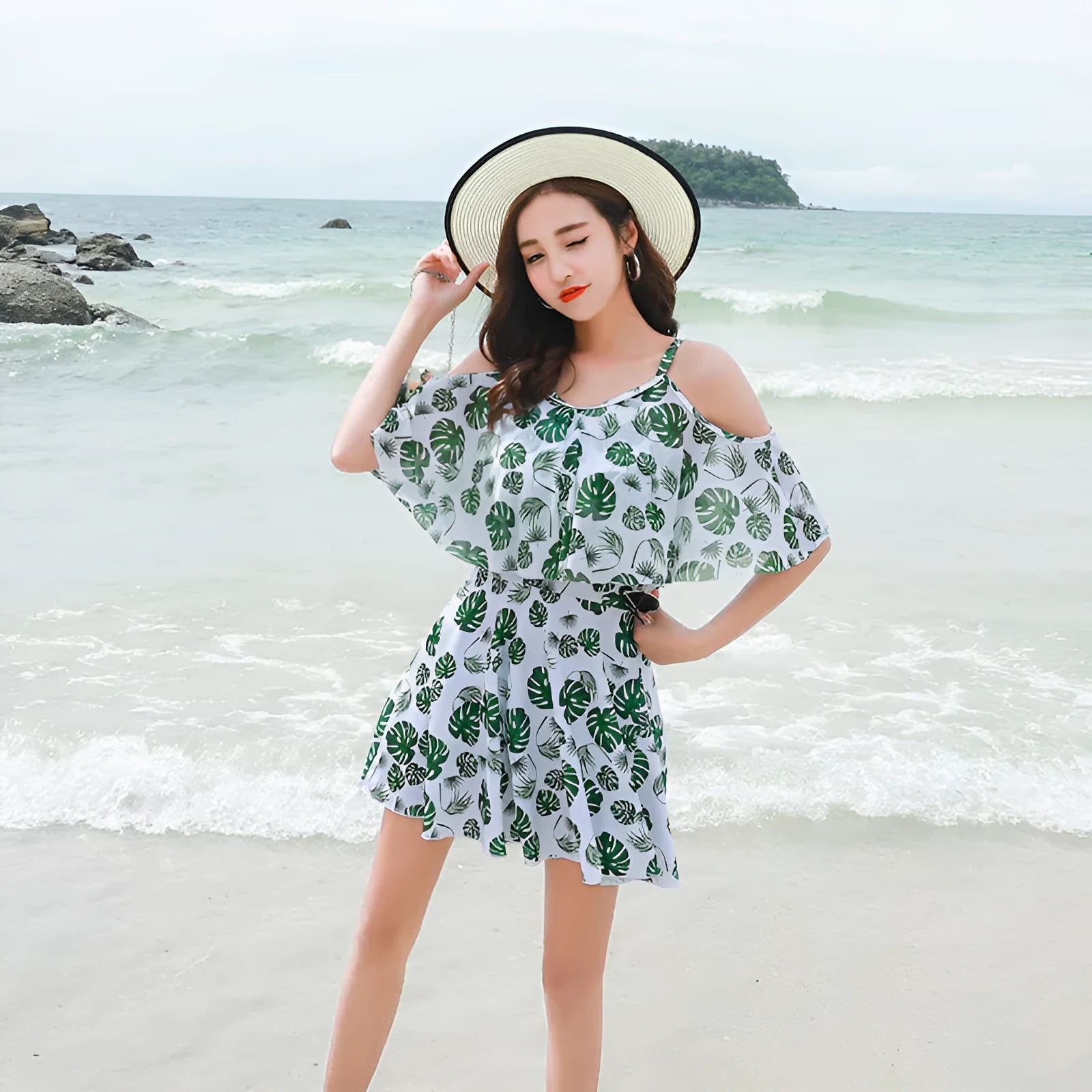 Women's polyester one-piece swimsuit in solid colour pattern green leaf style