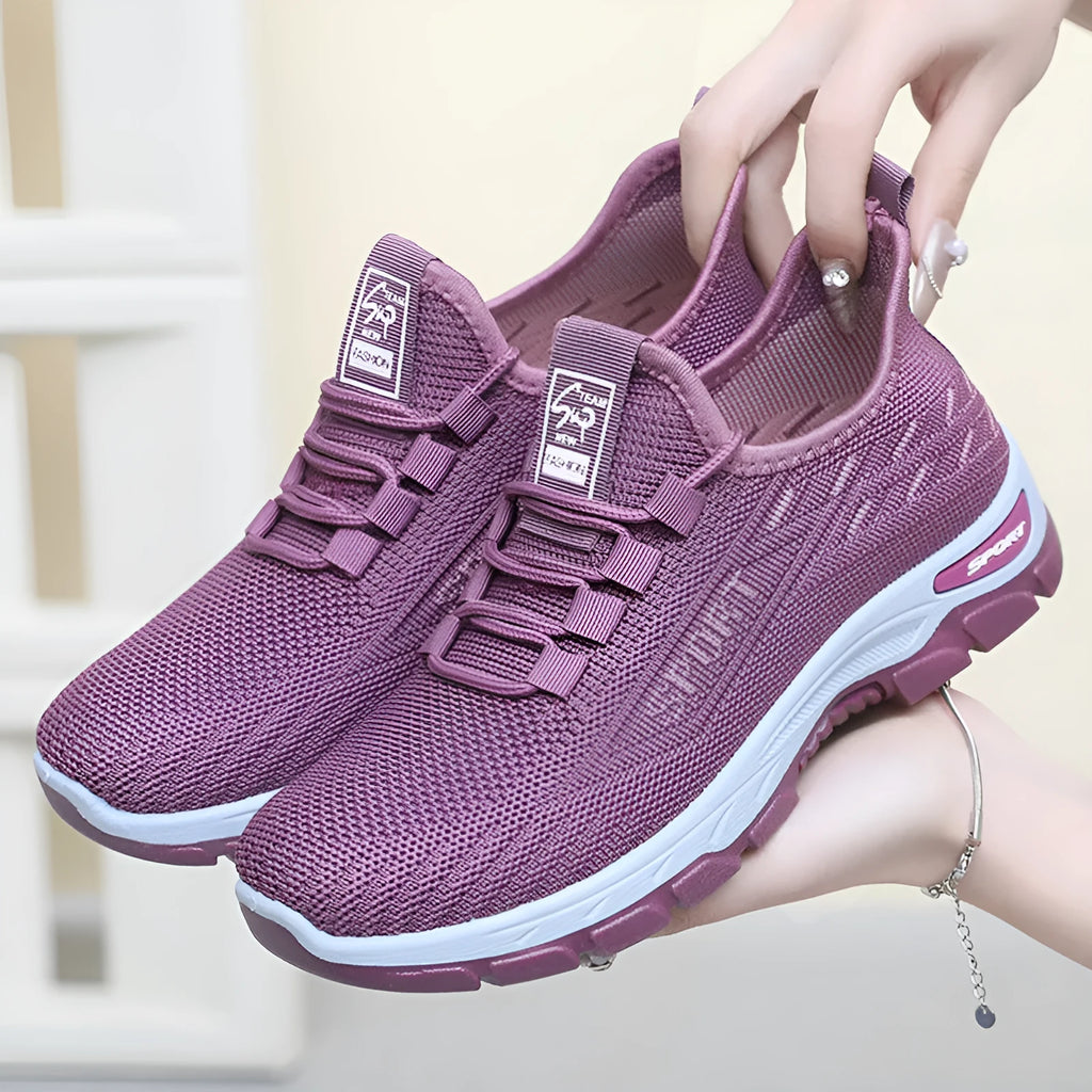 Low-top casual sneaker with round toe and PVC sole in multiple colour options on a white background