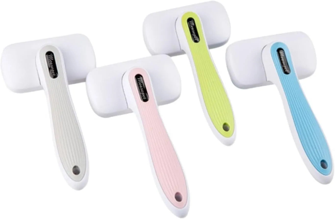 Automatic pet hair removal comb for dogs and cats showing one-click operation mechanism