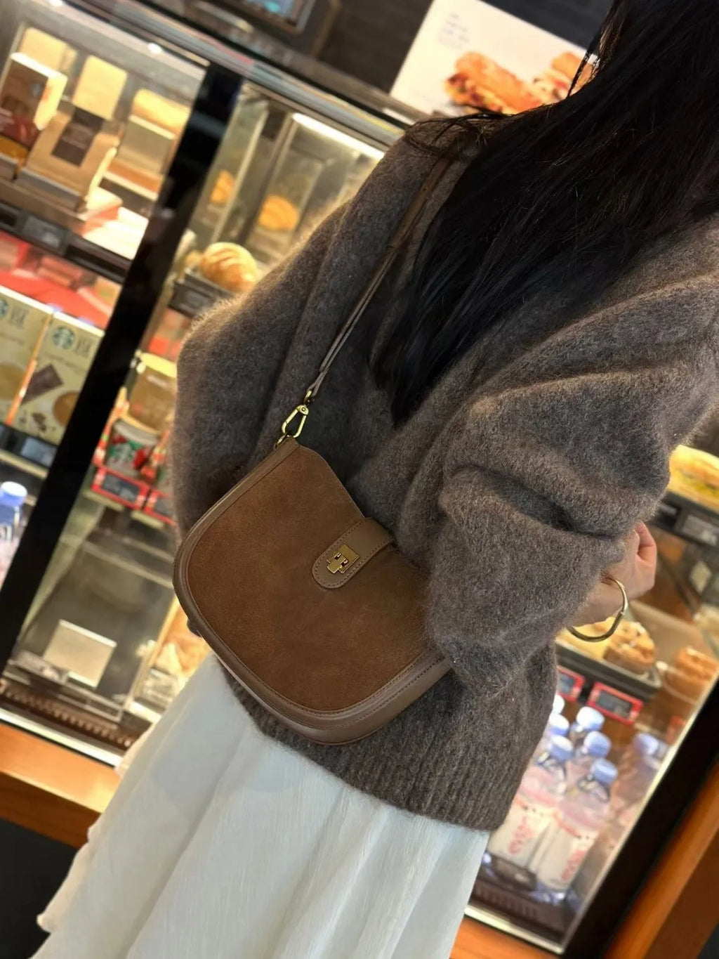 Women's genuine leather crossbody bag in caramel colour, soft cowhide with outer sandwich pocket, 24x9x19cm