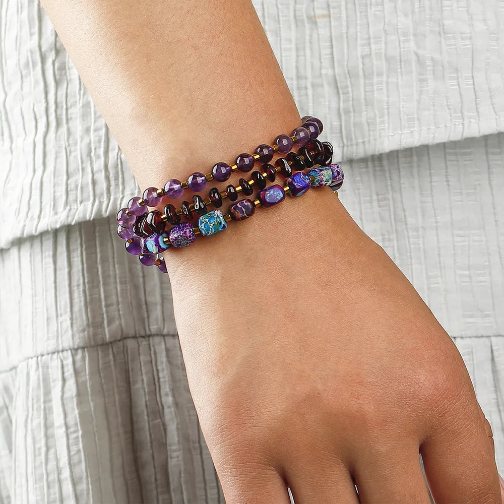 Amethyst round beads stone bracelet with garnet, handmade, unisex, purple colour, geometric shape