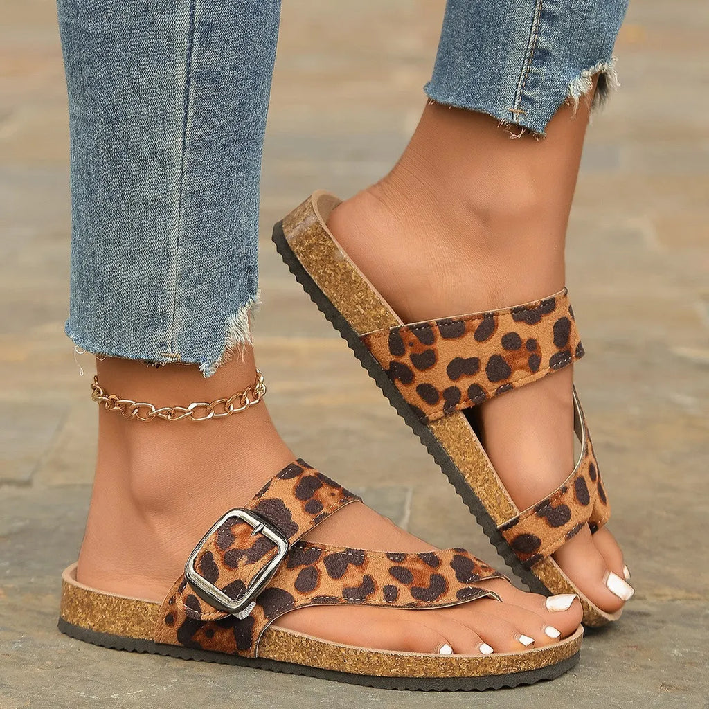 Roman style closed toe slippers in leopard print with wooden sole, available in sizes 36 to 43