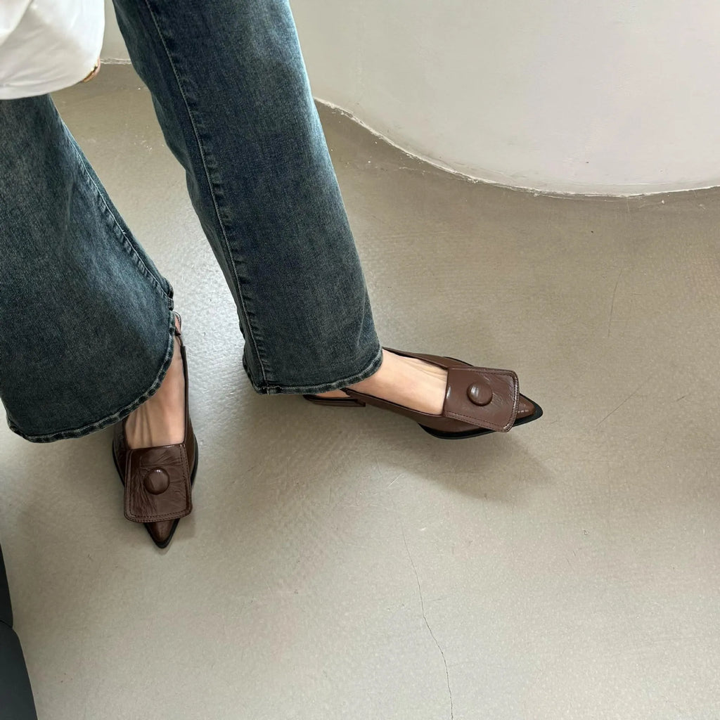 Low-cut low heel closed toe sandals for women, pointed toe, back strap, PU upper, apricot colour
