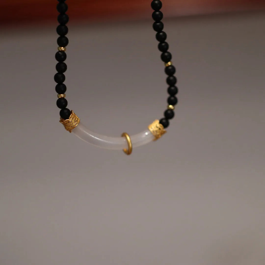 Natural frosty black agate and white chalcedony necklace with 925 silver U-shaped pendant on ball bead chain