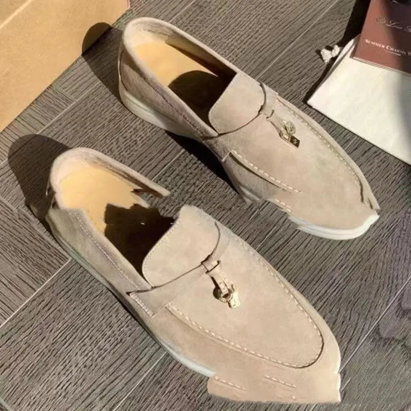 Gommino slip-on loafers with artificial PU upper, rubber sole, and round steel-reinforced toe cap
