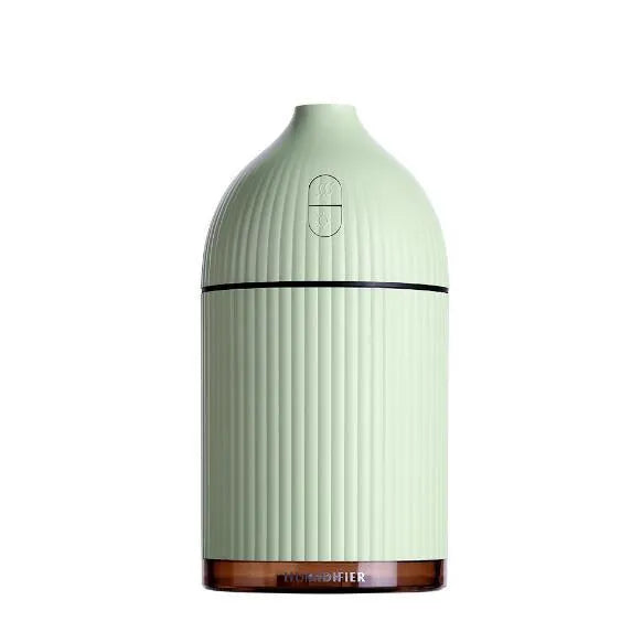 White ultrasonic essential oil diffuser and humidifier with LED light, 300ml capacity, USB cable