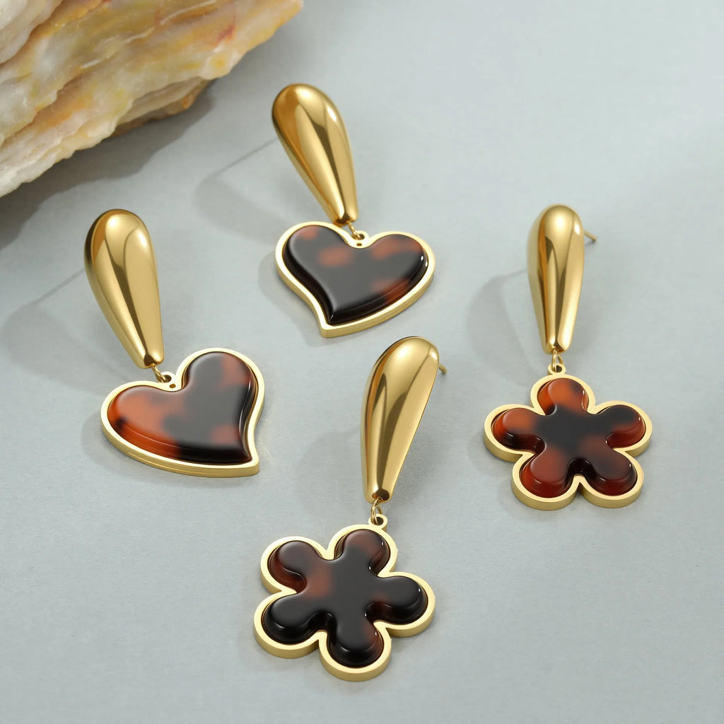 Women's tortoiseshell resin earrings with hawksbill colour and geometric heart or flower designs