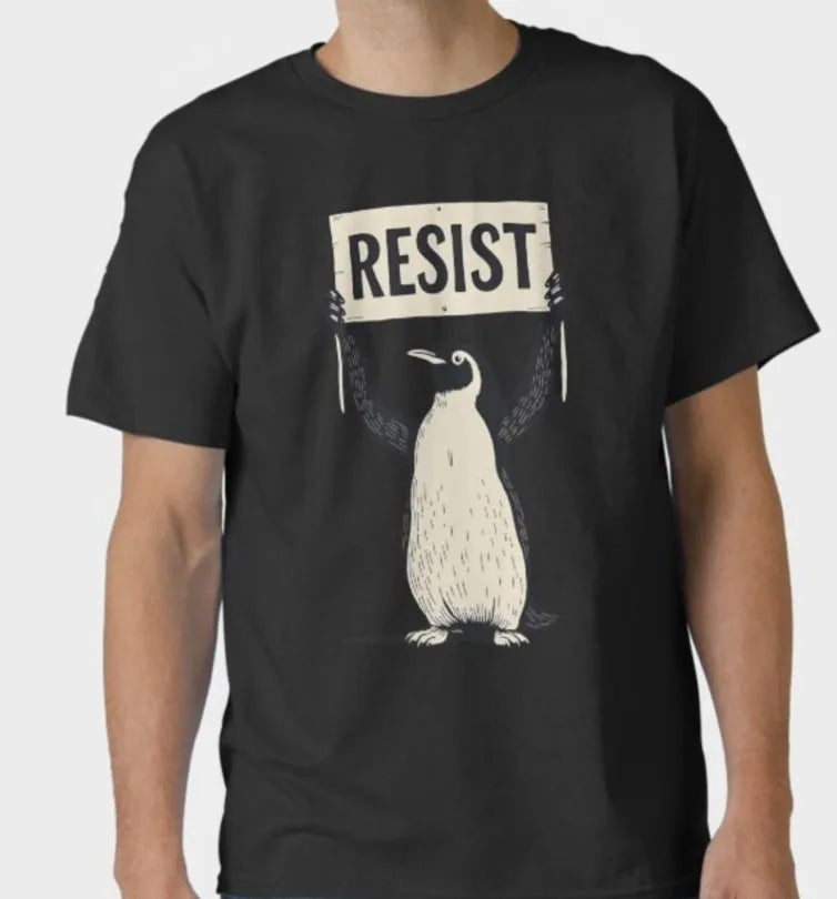 Loose fit cotton t-shirt with short sleeves and round neck collar in black, green, or white