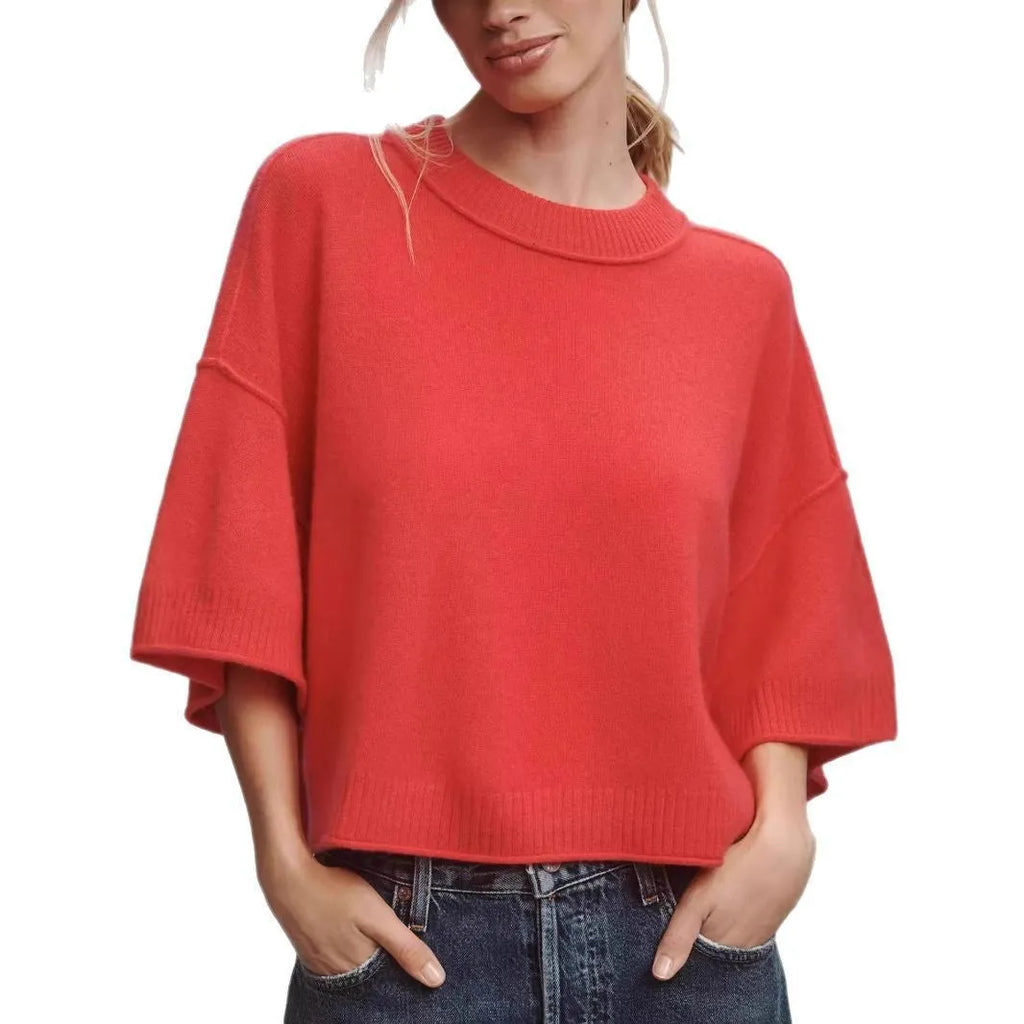 Red women's short t-shirt with exposed navel style and regular sleeves