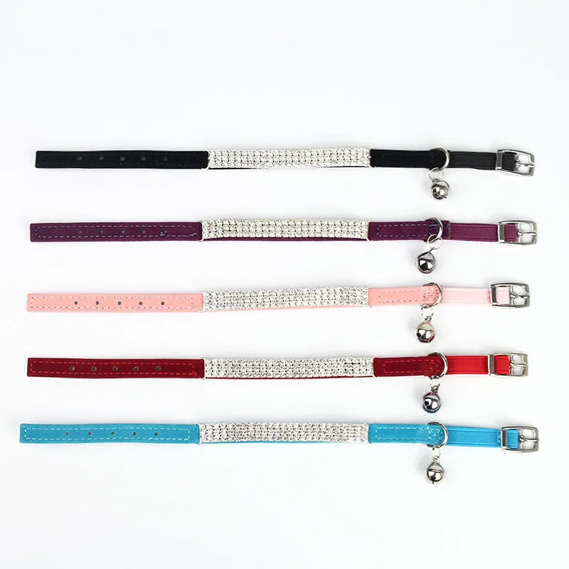 Rhinestone-decorated velvet cat collar adjustable from 20cm to 30cm length