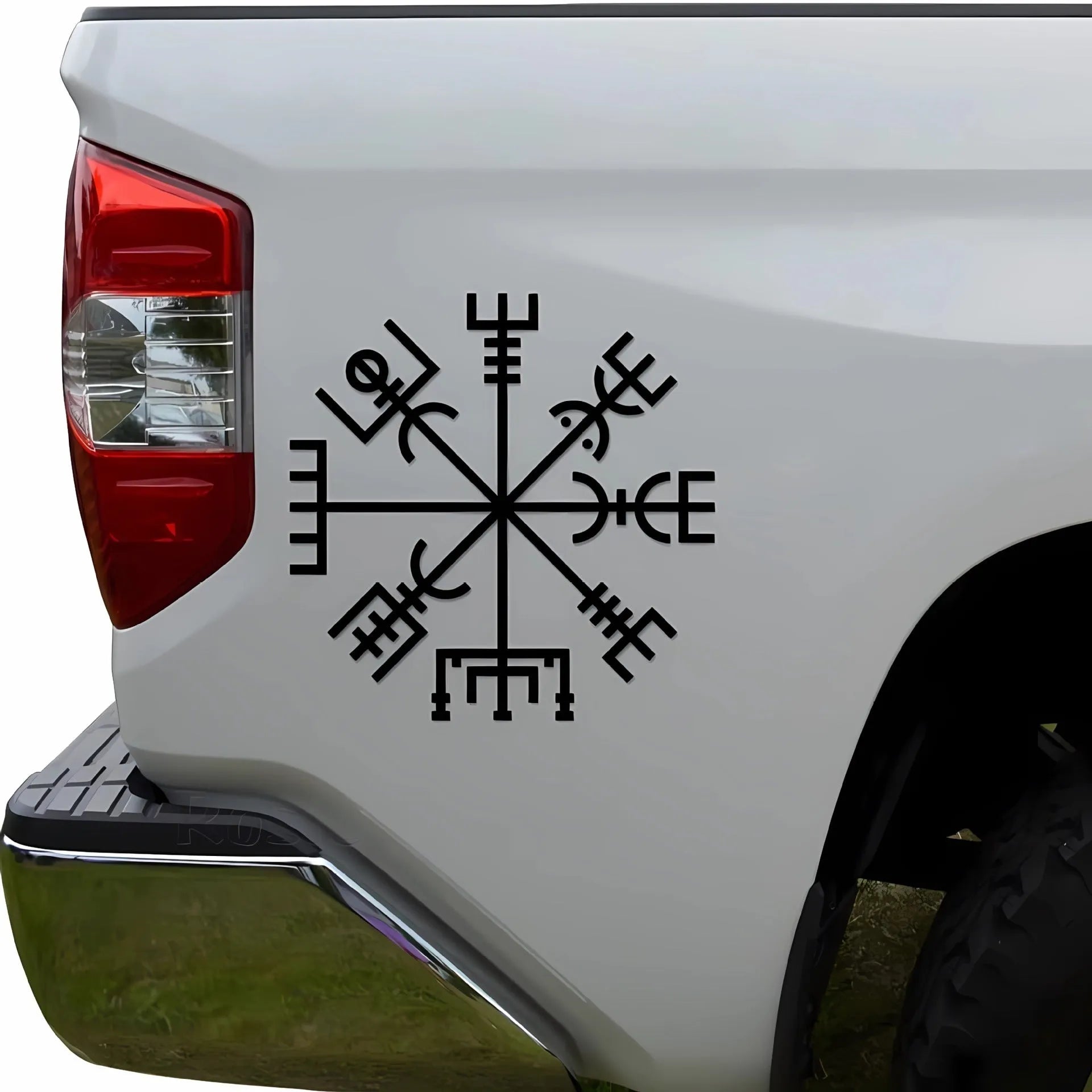 Square 13cm vegetarian-themed vinyl car sticker for glass windows.