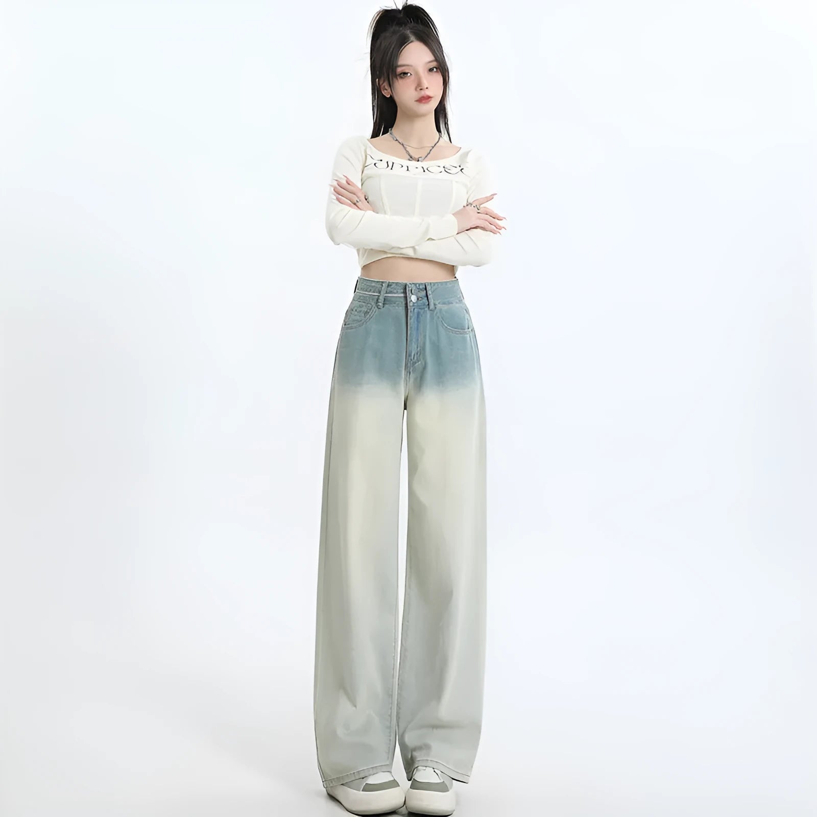Women's gradient blue straight-leg trousers in denim fabric with wide leg silhouette