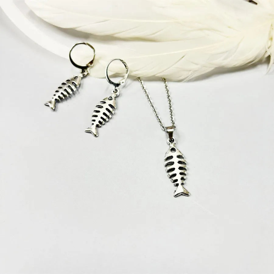 Fishbone motif alloy necklace and matching earrings set on adjustable O-shaped chain
