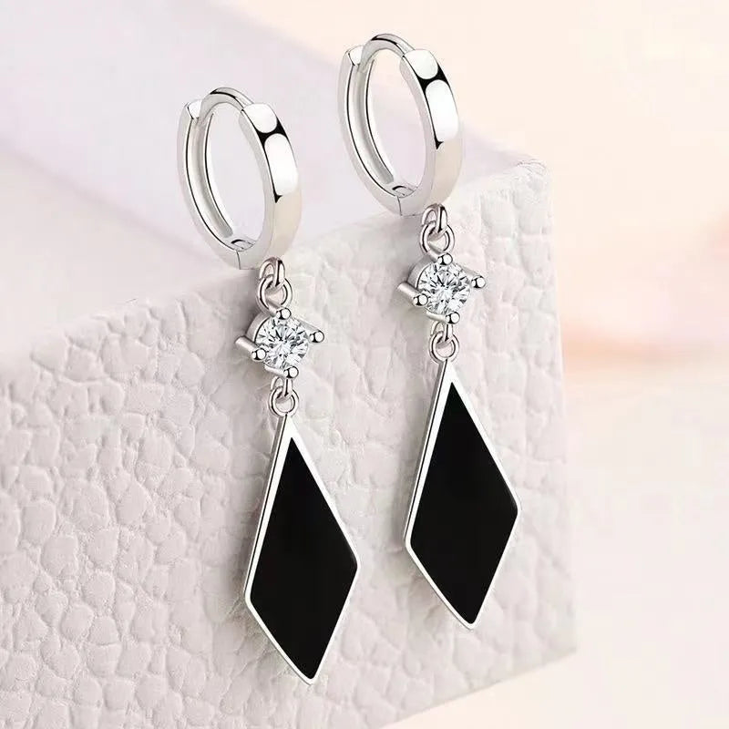 Silver geometric diamond earrings with vintage design on zinc alloy base
