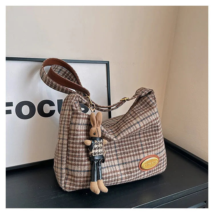 Large capacity woolen shoulder bag for women, horizontal square shape, brown colour with pendant
